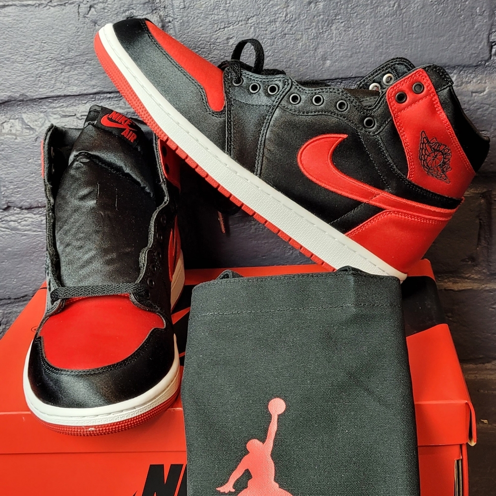 Nike Air Jordan 1 Retro High OG Satin Bred FD4810-061 Size 11.5 Women 10…